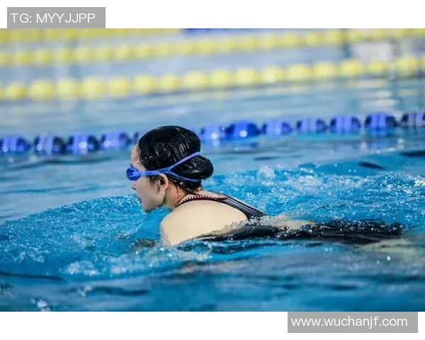 游泳装备全攻略:从泳镜到泳衣的选择与使用技巧解析 游泳装备全攻略:从泳镜到泳衣的选择与使用技巧解析